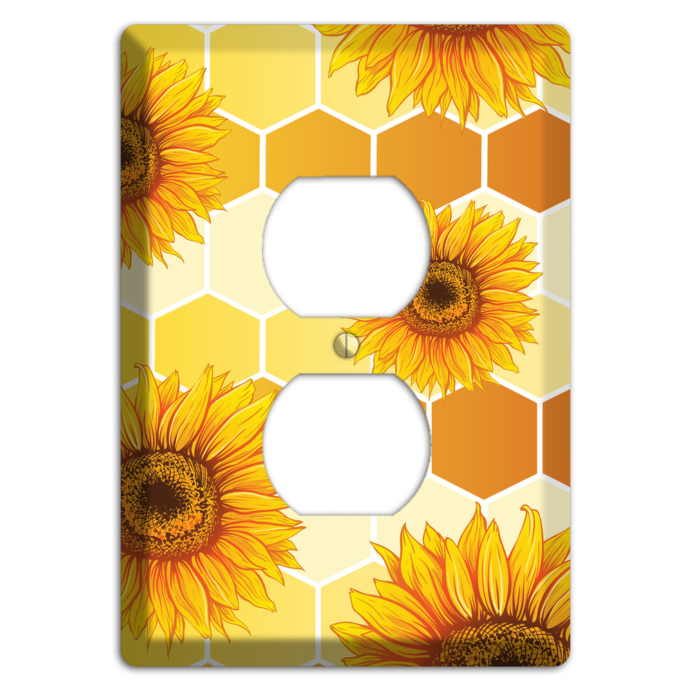 Honeycomb Solstice Duplex Outlet Wallplate