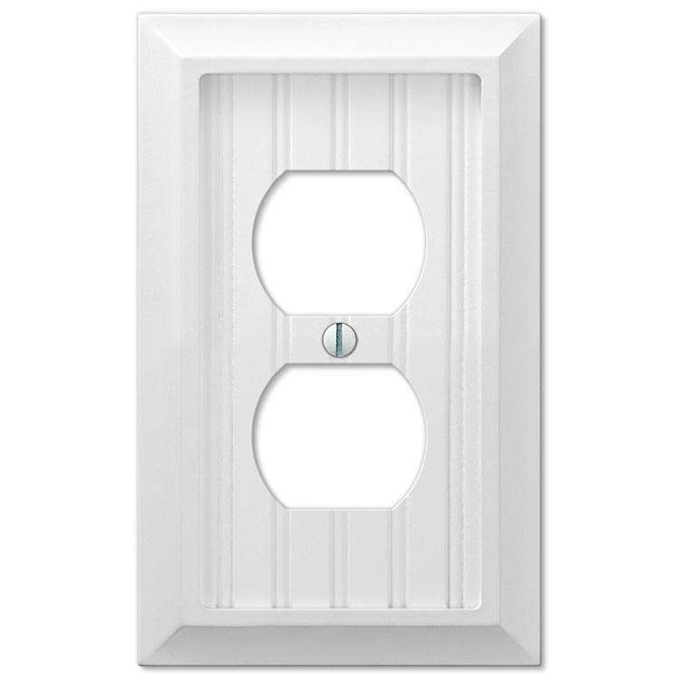 Discontinued Cottage White Wood 1 Duplex Outlet - Wallplatesonline.com